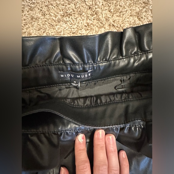Vici miou muse vegan leather skirt - Picture 2 of 3